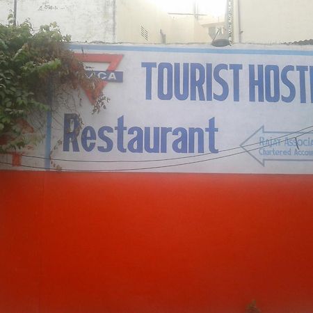 Radiant Ymca Tourist Hostel Varanasi Exterior photo