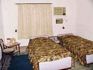 Radiant Ymca Tourist Hostel Varanasi Exterior photo